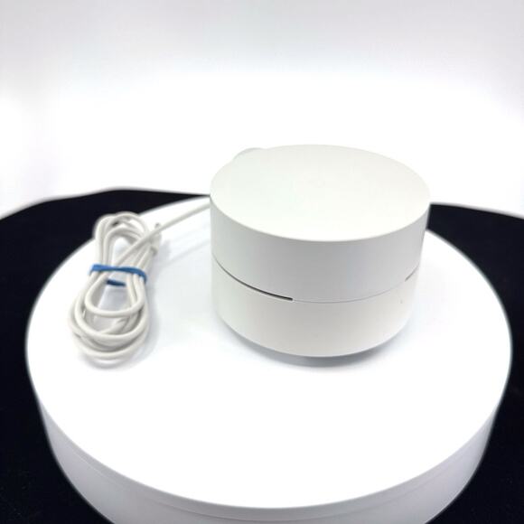 Google Wifi AC1200 - Mesh WiFi System - 1500 Sq Ft - Picture 2 of 16